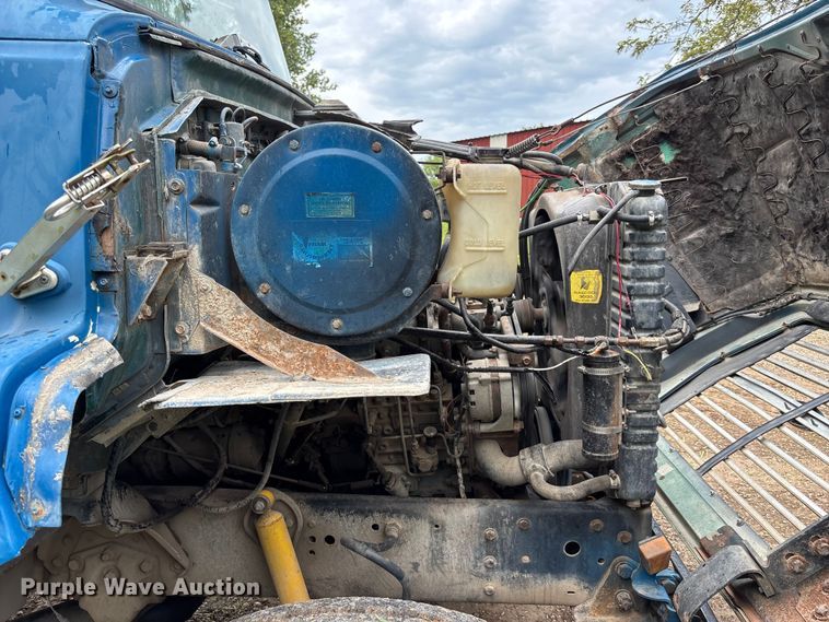 image for item NM9945 1987 Ford LN8000 flatbed truck