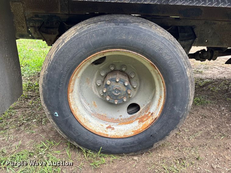 image for item NM9945 1987 Ford LN8000 flatbed truck