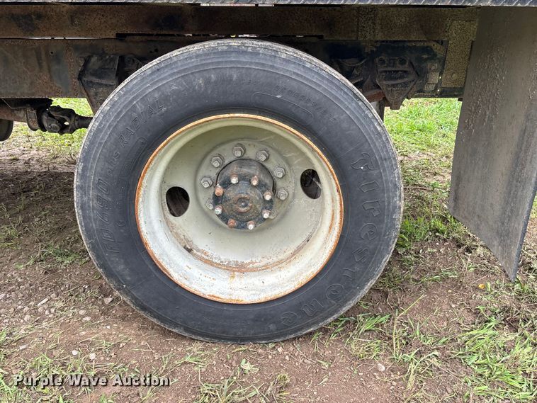 image for item NM9945 1987 Ford LN8000 flatbed truck