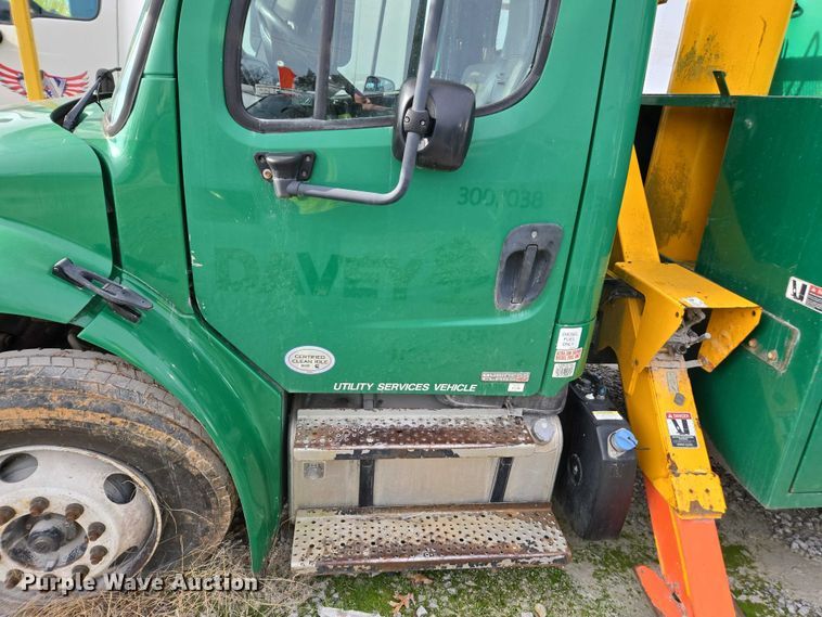 image for item YA1732 2012 Freightliner Business Class M2 forestry bucket truck