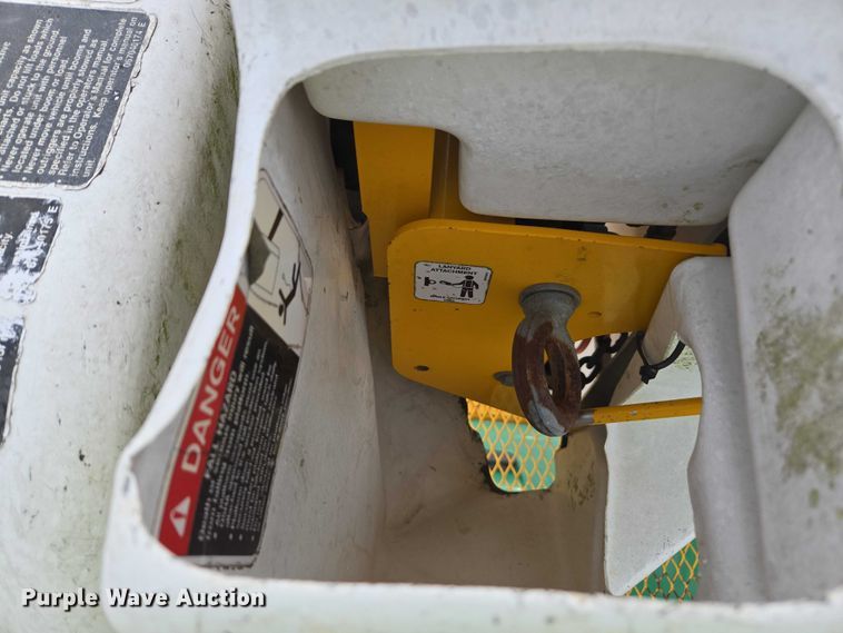 image for item YA1732 2012 Freightliner Business Class M2 forestry bucket truck