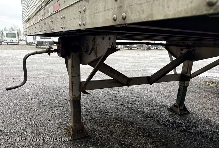 image for item YA1828 Fruehauf dry van trailer
