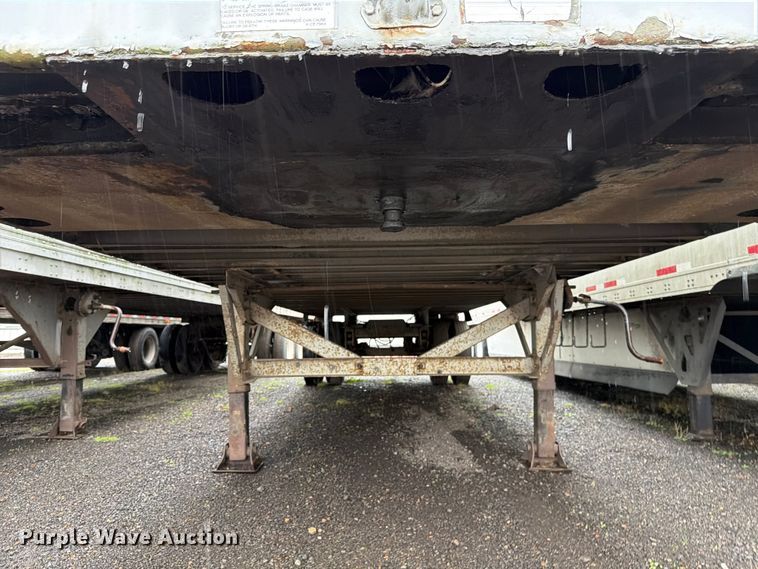 image for item YA1828 Fruehauf dry van trailer