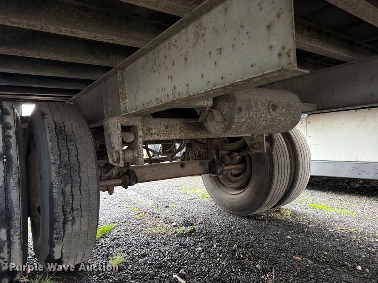 image for item YA1828 Fruehauf dry van trailer