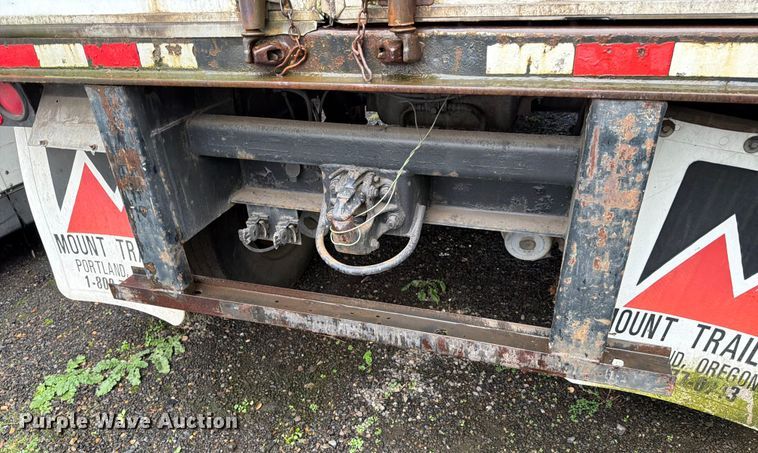 image for item YA1828 Fruehauf dry van trailer