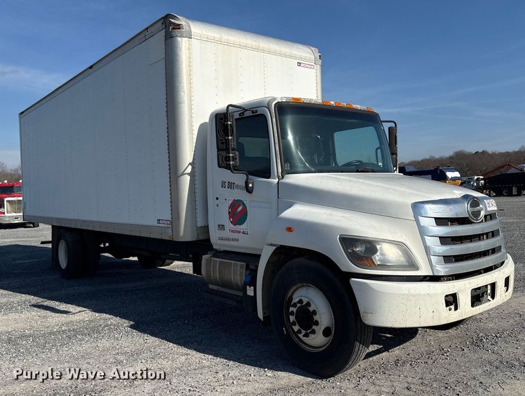 image for item YA1935 2016 Hino 268 box truck