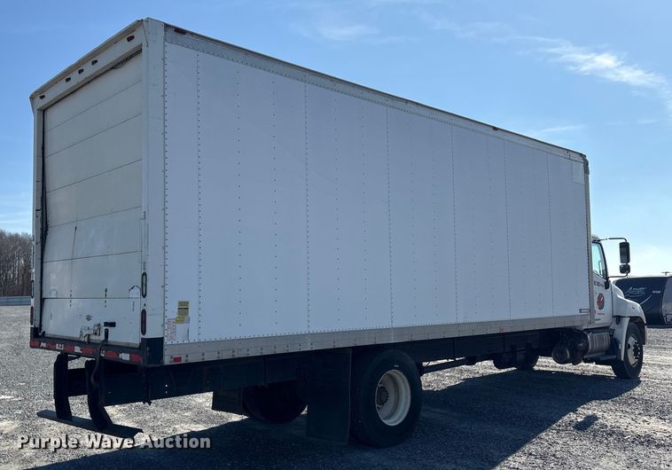 image for item YA1935 2016 Hino 268 box truck