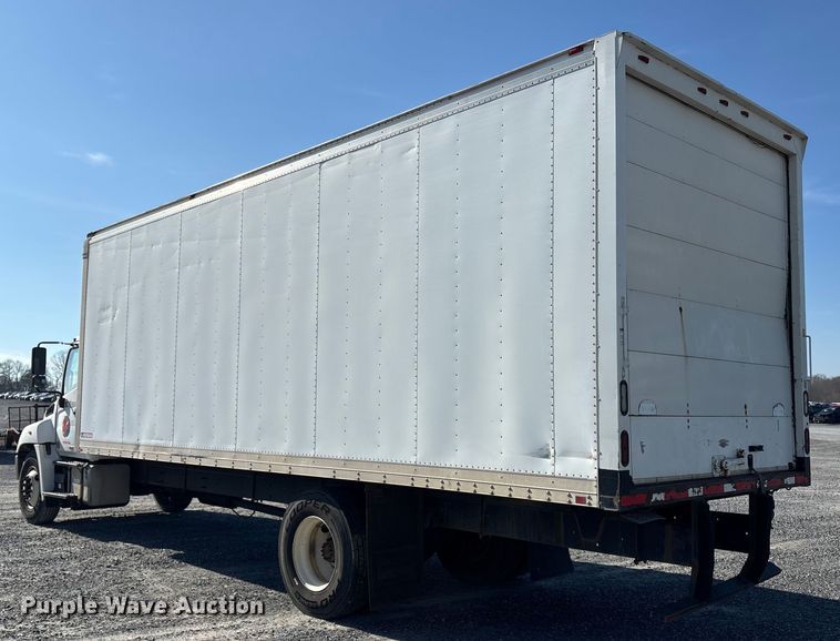 image for item YA1935 2016 Hino 268 box truck