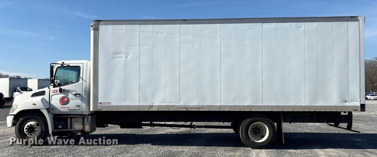 image for item YA1935 2016 Hino 268 box truck