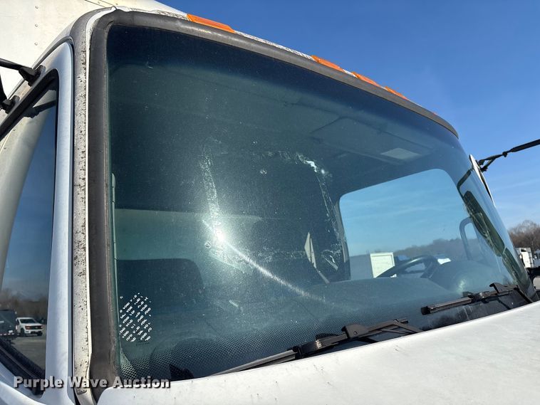 image for item YA1935 2016 Hino 268 box truck