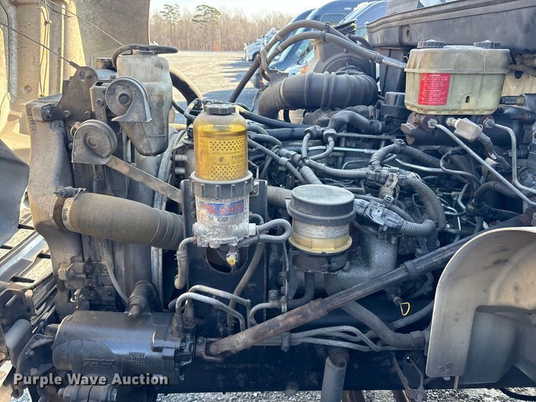 image for item YA1935 2016 Hino 268 box truck