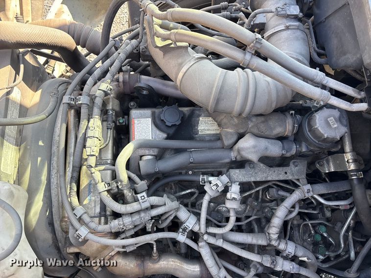 image for item YA1935 2016 Hino 268 box truck