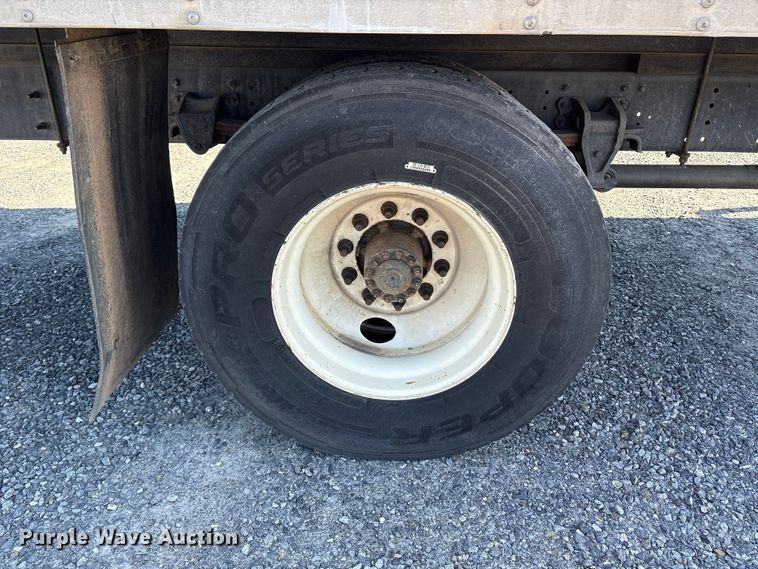 image for item YA1935 2016 Hino 268 box truck