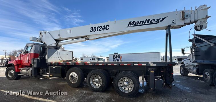 image for item YA2011 2019 Western Star 4700 crane truck