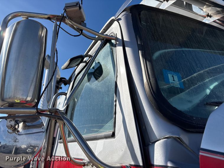 image for item YA2011 2019 Western Star 4700 crane truck