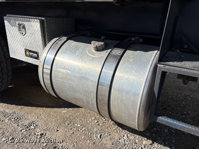 image for item YA2011 2019 Western Star 4700 crane truck