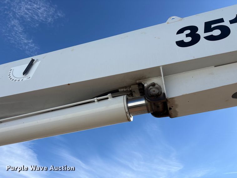 image for item YA2011 2019 Western Star 4700 crane truck