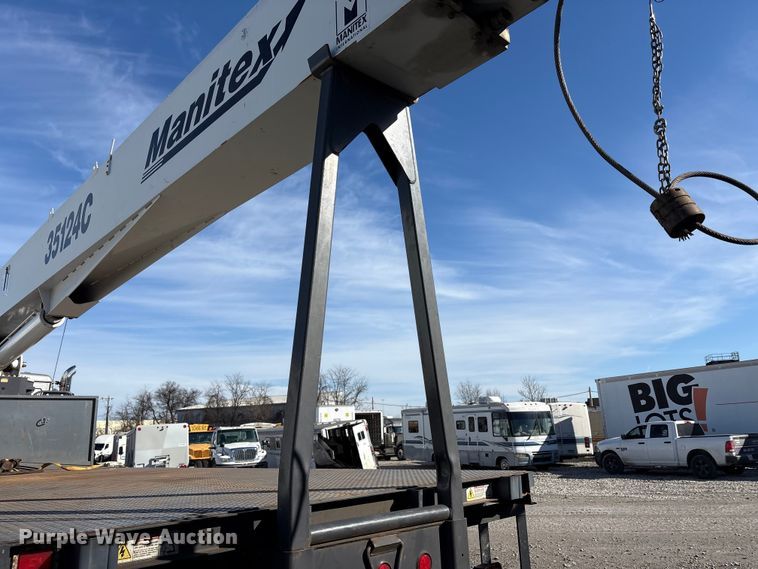 image for item YA2011 2019 Western Star 4700 crane truck