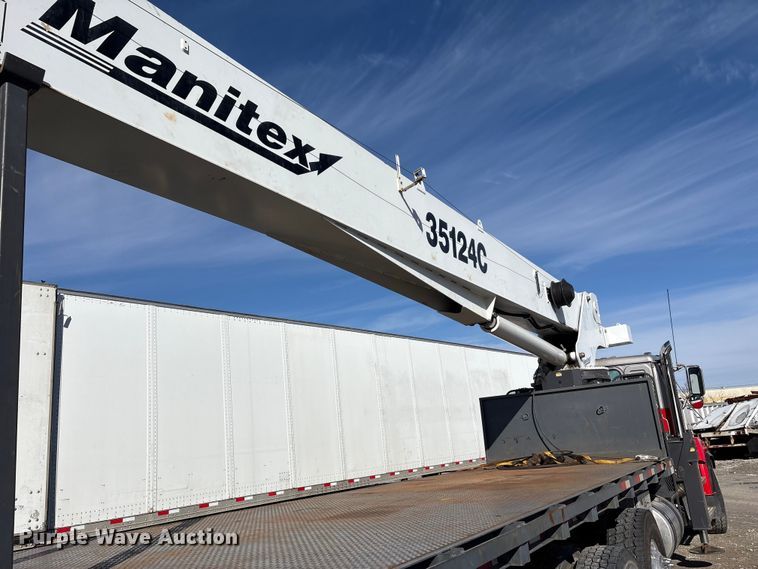image for item YA2011 2019 Western Star 4700 crane truck