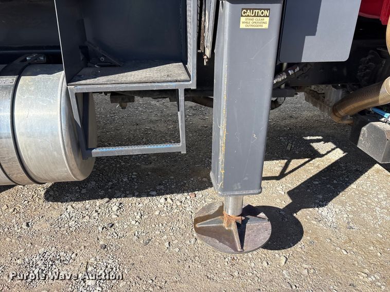 image for item YA2011 2019 Western Star 4700 crane truck