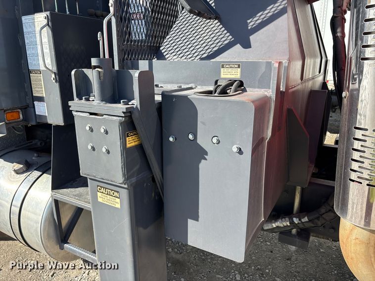 image for item YA2011 2019 Western Star 4700 crane truck