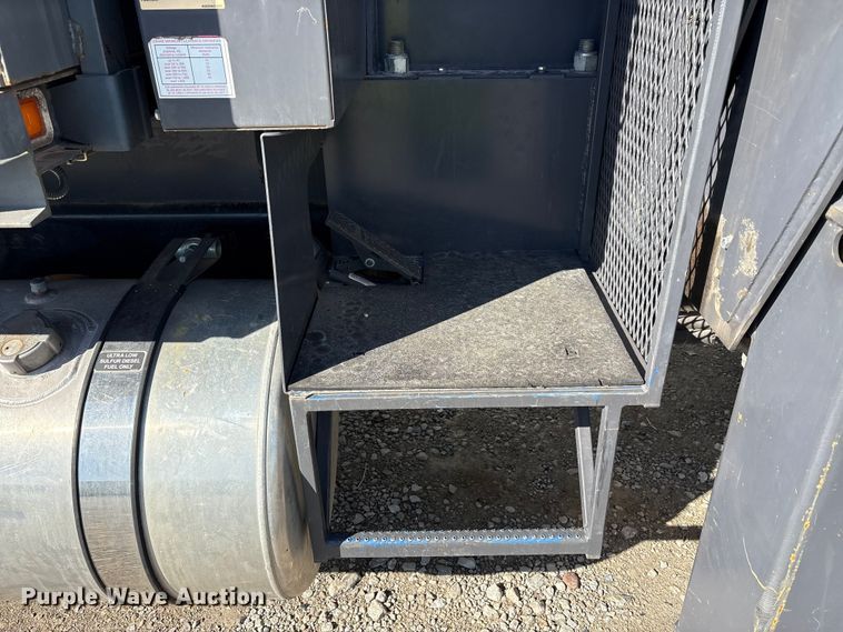 image for item YA2011 2019 Western Star 4700 crane truck