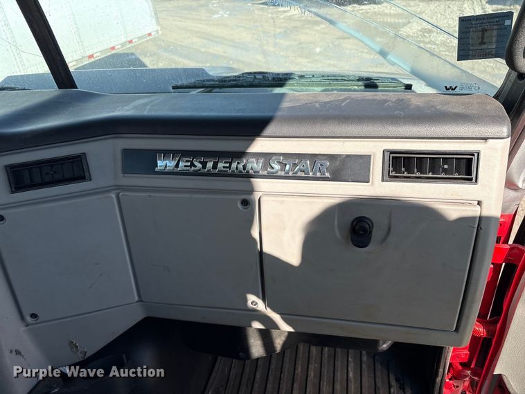 image for item YA2011 2019 Western Star 4700 crane truck