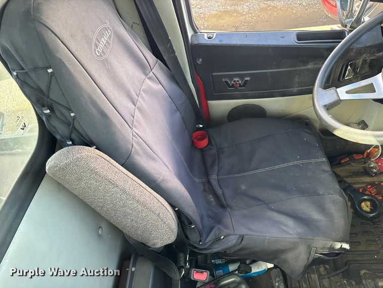 image for item YA2011 2019 Western Star 4700 crane truck