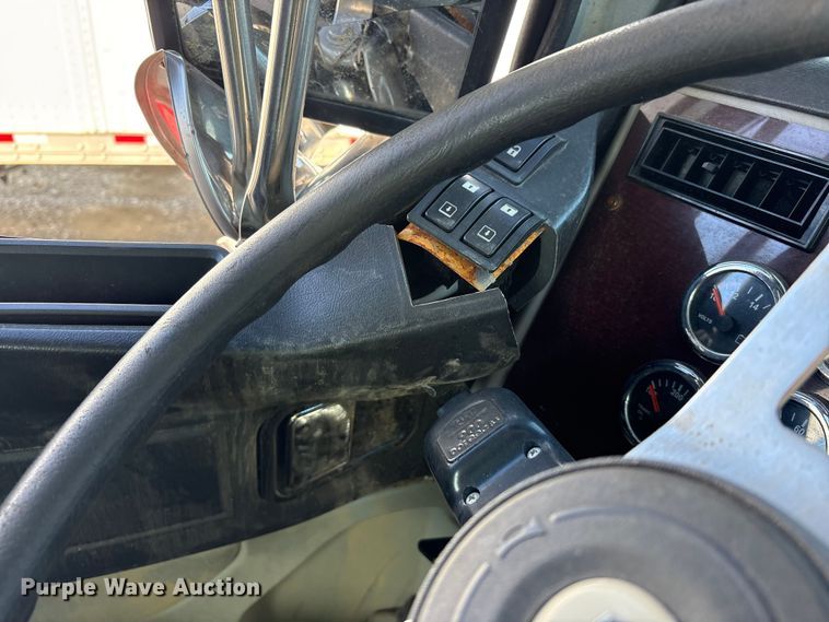 image for item YA2011 2019 Western Star 4700 crane truck