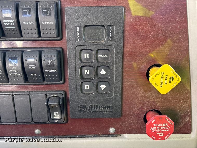 image for item YA2011 2019 Western Star 4700 crane truck