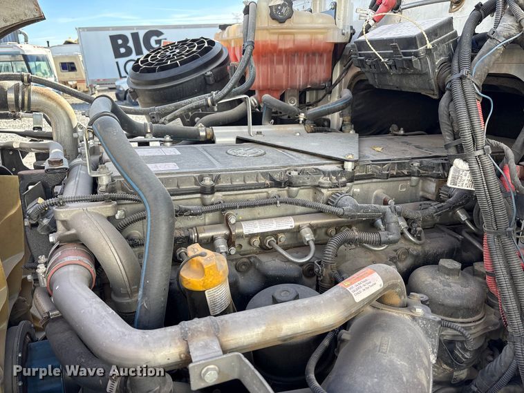 image for item YA2011 2019 Western Star 4700 crane truck