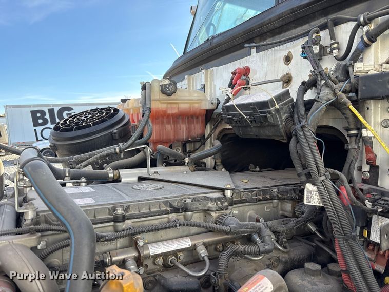 image for item YA2011 2019 Western Star 4700 crane truck