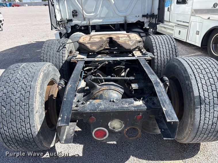 image for item YA2203 2018 Freightliner Cascadia semi truck