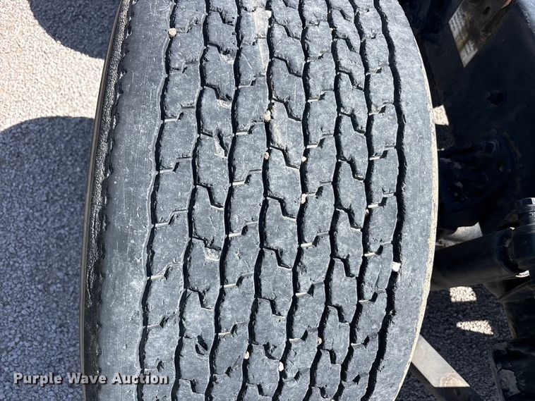 image for item YA2203 2018 Freightliner Cascadia semi truck