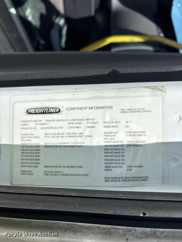 image for item YA2203 2018 Freightliner Cascadia semi truck