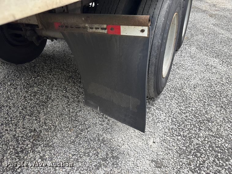 image for item YA2436 2014 Wabash DVHDHPC dry van trailer