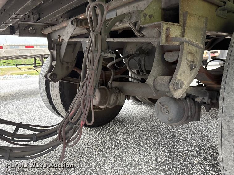 image for item YA2436 2014 Wabash DVHDHPC dry van trailer