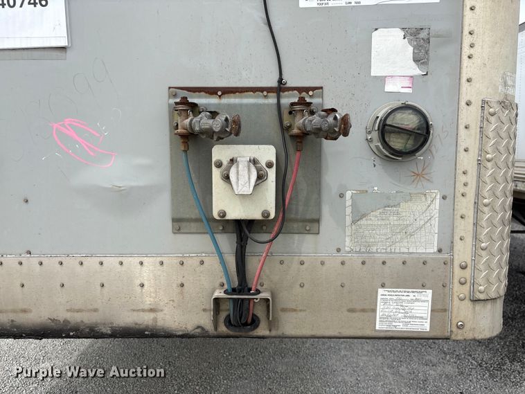 image for item YA2436 2014 Wabash DVHDHPC dry van trailer
