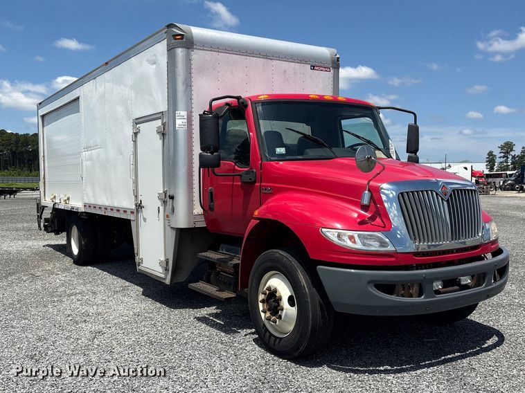 image for item YA2615 2020 International MV607 box truck