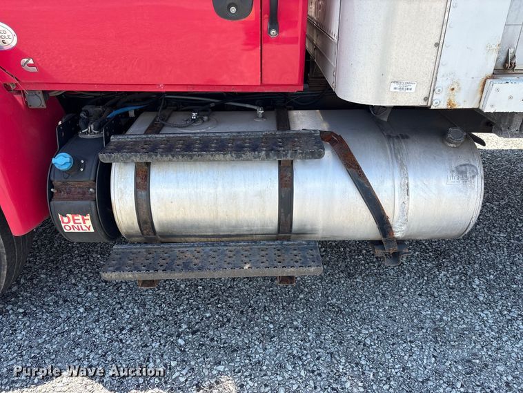 image for item YA2615 2020 International MV607 box truck