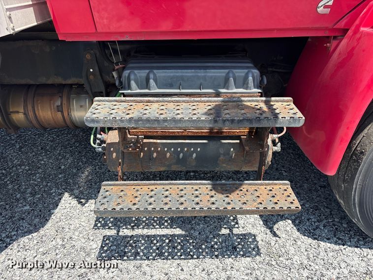 image for item YA2615 2020 International MV607 box truck