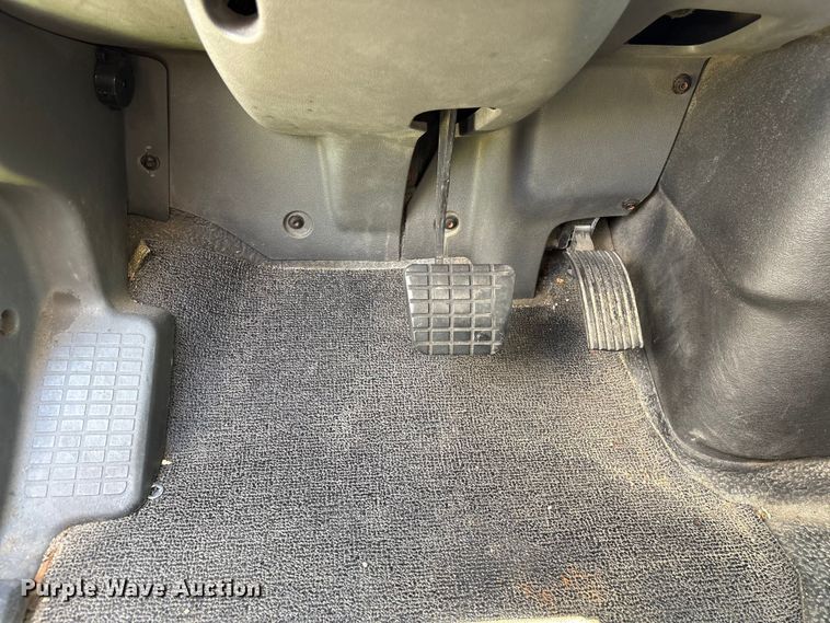 image for item YA2615 2020 International MV607 box truck