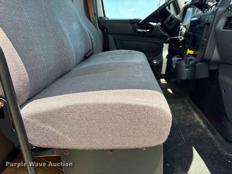 image for item YA2615 2020 International MV607 box truck