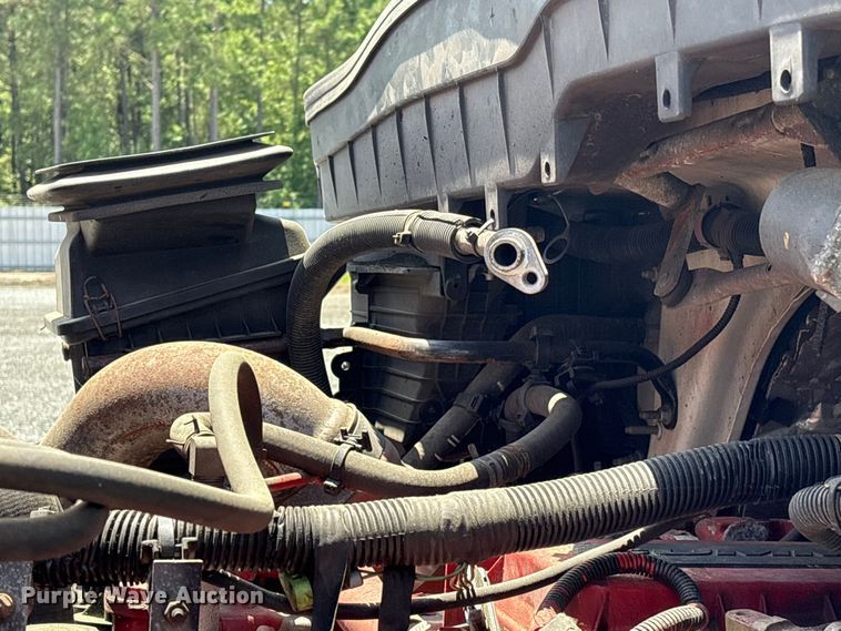 image for item YA2615 2020 International MV607 box truck