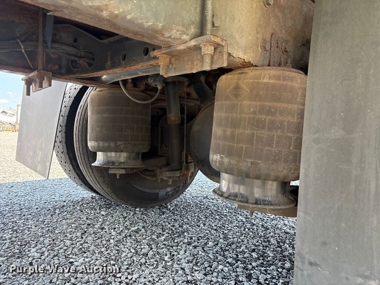 image for item YA2615 2020 International MV607 box truck