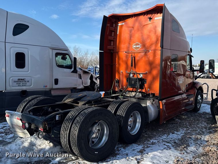 image for item YA2638 2023 Peterbilt 579 semi truck