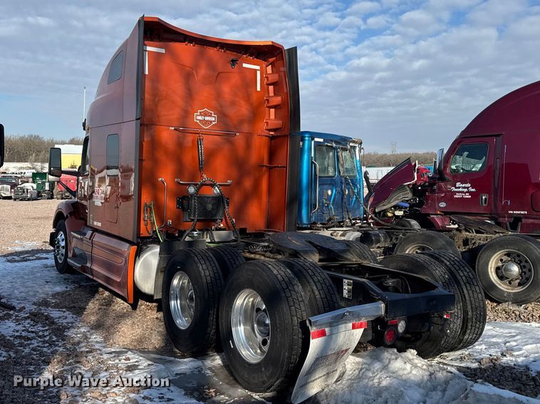 image for item YA2638 2023 Peterbilt 579 semi truck