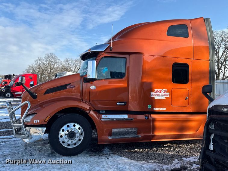 image for item YA2638 2023 Peterbilt 579 semi truck