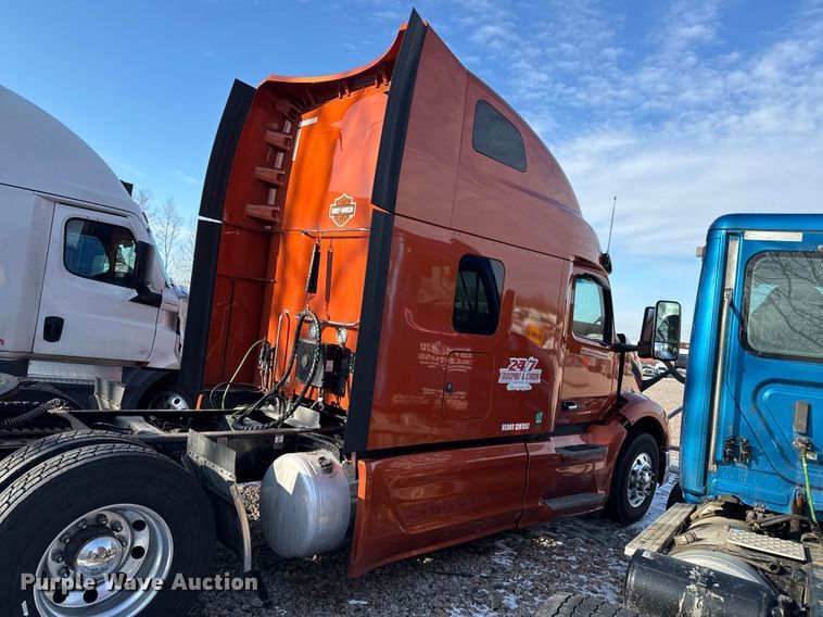 image for item YA2638 2023 Peterbilt 579 semi truck