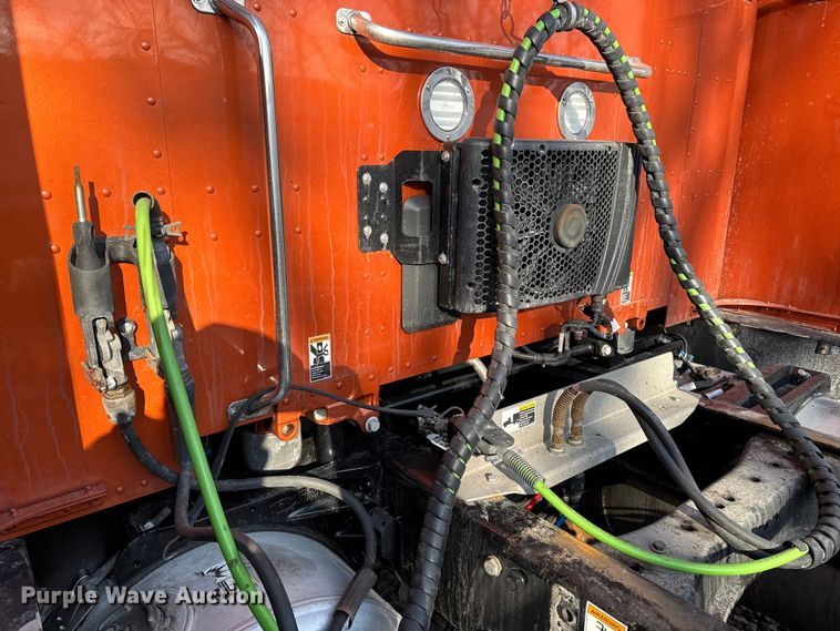 image for item YA2638 2023 Peterbilt 579 semi truck